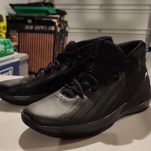Under Armour Men's Black Athletic Shoes